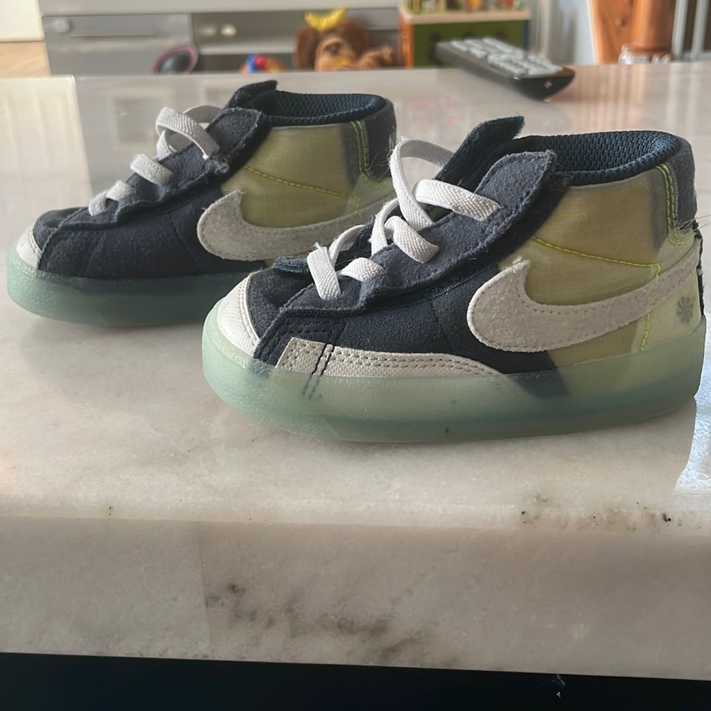 Size 6C | Blue , White, Green, Gray | Nike Blazers